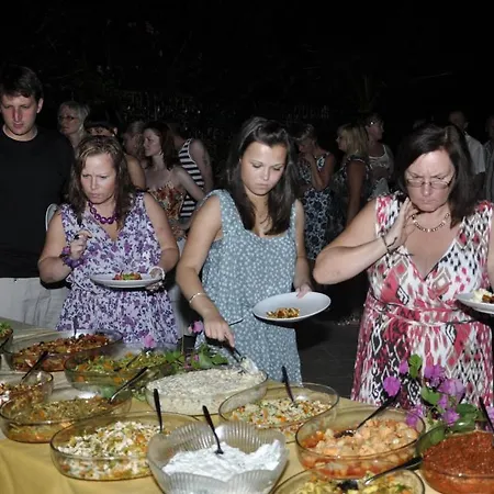 贝德尼兹别墅酒店 3*