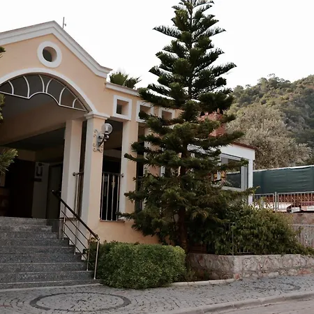 贝德尼兹别墅酒店 3*